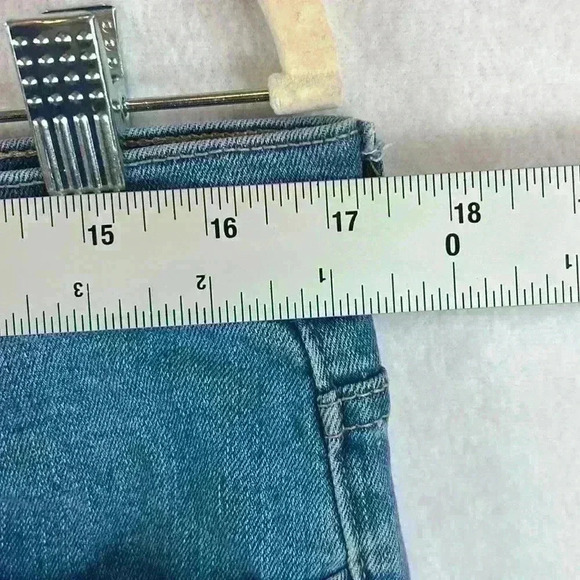 GAP Denim Women’s Jeans Size 12/31L Med Wash Boot Cut 10 1/2” Rise - Picture 8 of 11